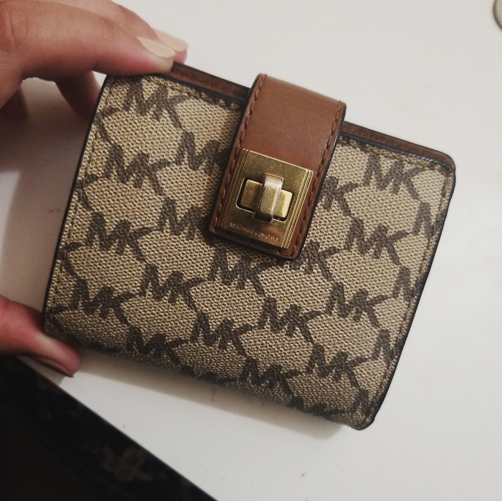 Michael Kors Signature Logo Wallet